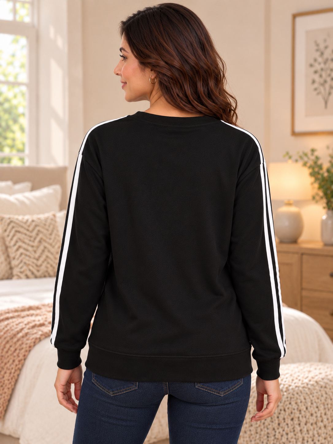 Karavya Black Contrast Stripe Fleece Sweatshirt for Women – Cozy Winter Pullover